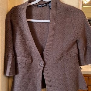 Sweater jacket bolero flare 3/4 sleeves, deep v neck; waist length
BROWN n Grey